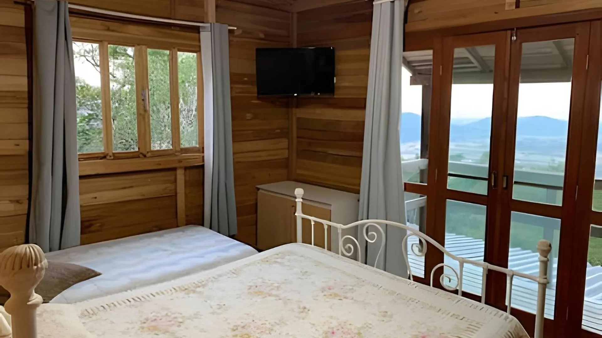 Casa Dos Alpes Com Jacuzzi Hidro E Lareira Apartment Santo Amaro da Imperatriz